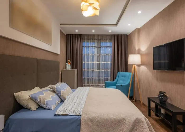 Rosewood Suites Near Delhi Airport